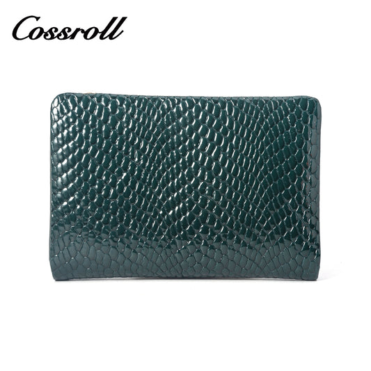 Enduring glamour: the latest women's leather wallet styles for a stylish lifestyle