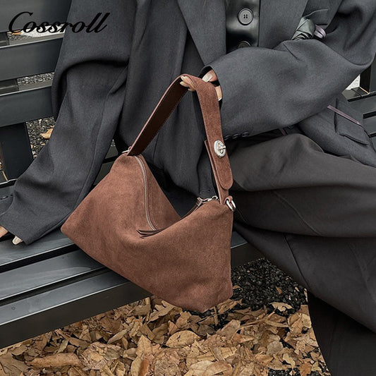 Premium sense of retro frosted deerskin velvet bag new niche underarm bag hundred trend fashion crossbody bag