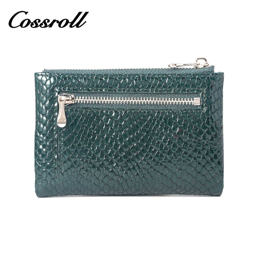 Enduring glamour: the latest women's leather wallet styles for a stylish lifestyle