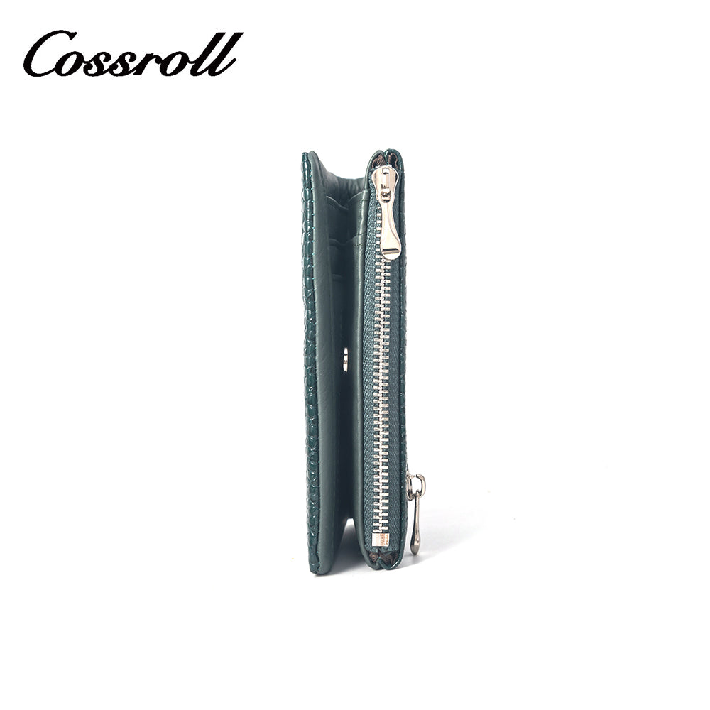 Enduring glamour: the latest women's leather wallet styles for a stylish lifestyle