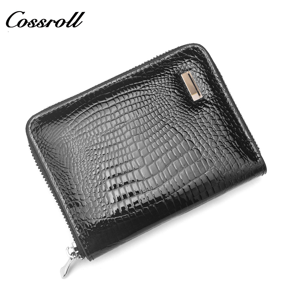 New women's short purse Europe and the United States patent leather  simple zipper purse