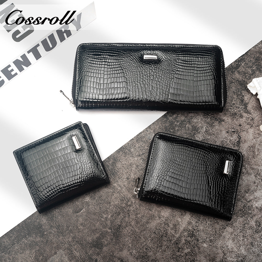 New women's short purse Europe and the United States patent leather  simple zipper purse