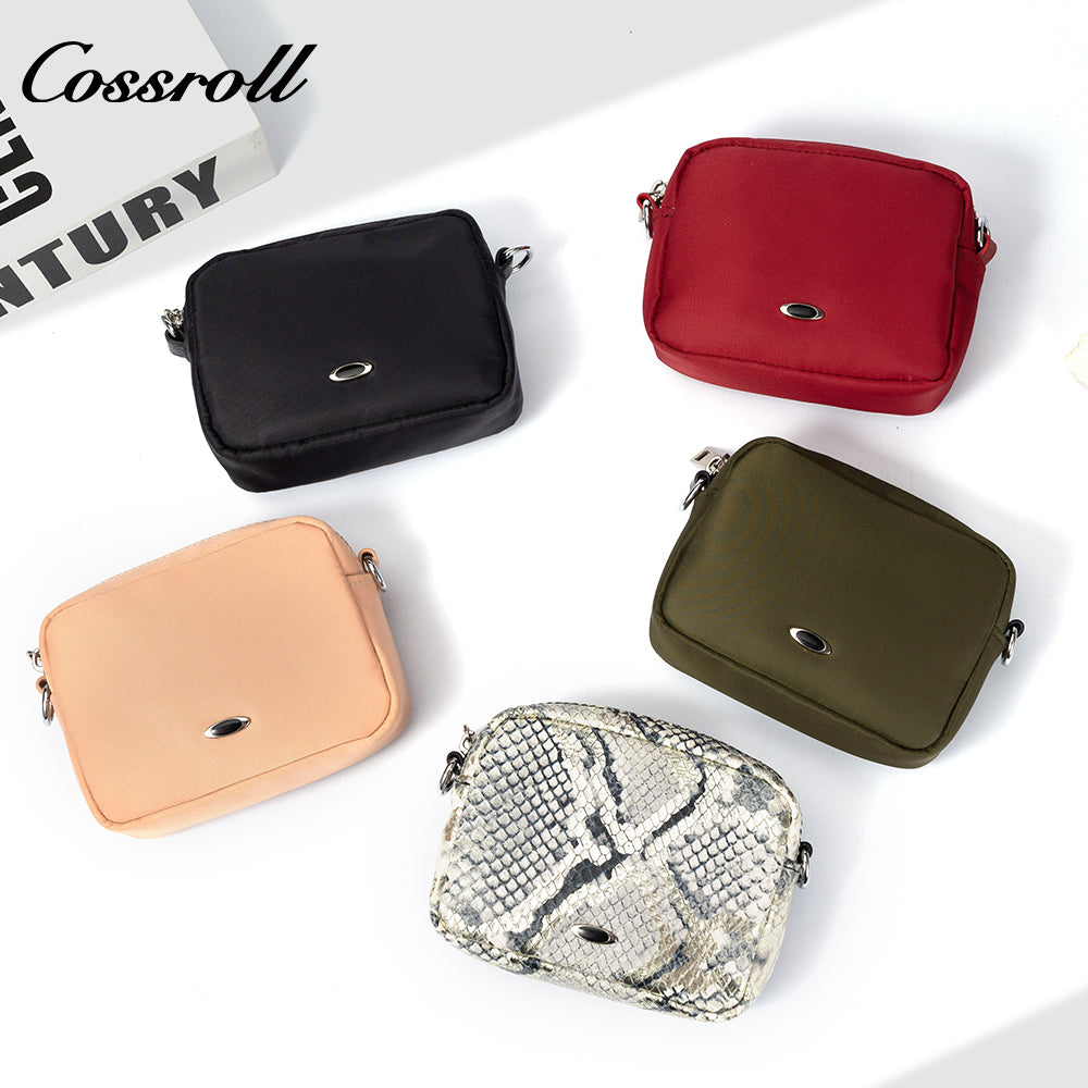 Simple small square wallet casual versatile ins style shoulder wallet lightweight sports style