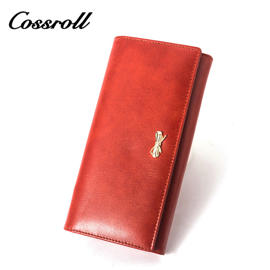 Oil-tanned leather multi-position long wallet with a simple and stylish design, a popular and practical large capacity wallet that can hold a smartphone.