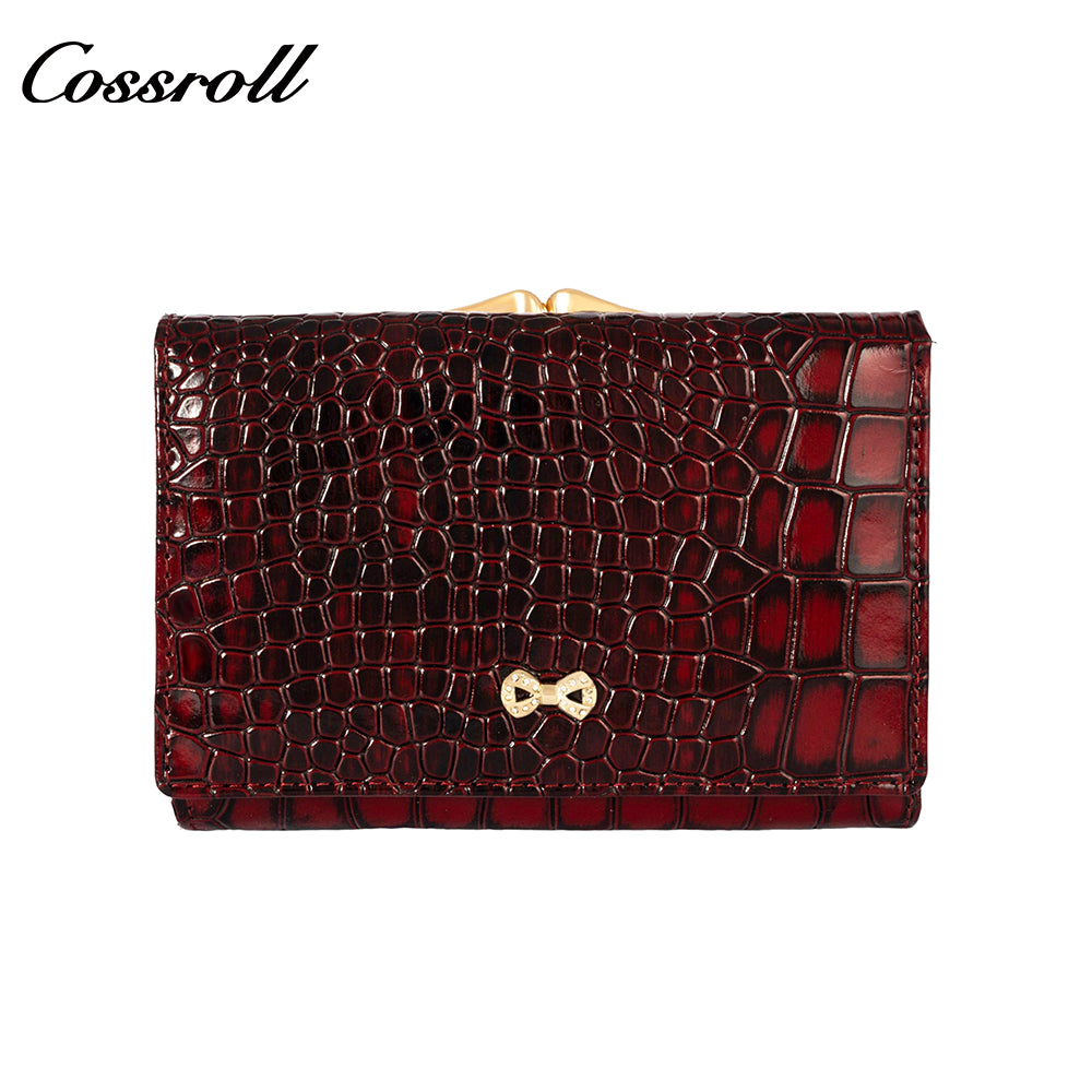 Cross-border 2024 Fall Women's Short wallet Euro-American style crocodile buckle three-fold coin wallet