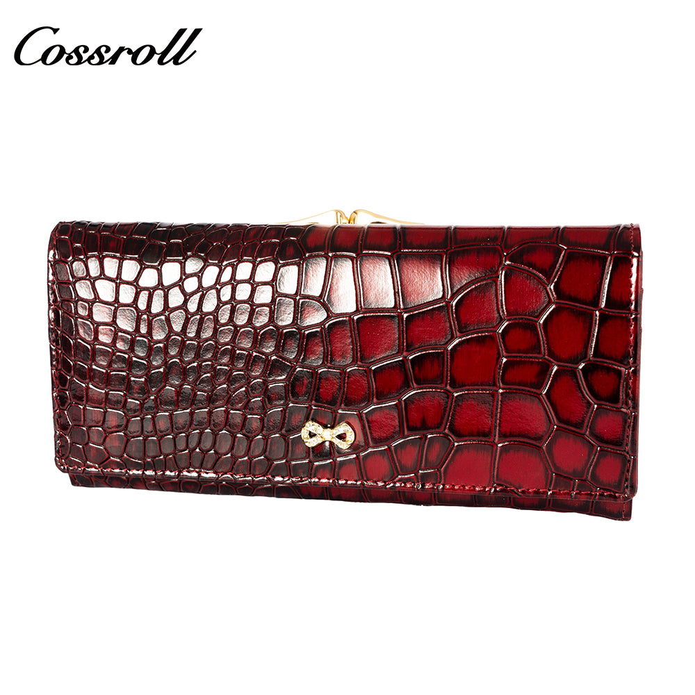 2024 new fashion crocodile print women's purse Korean version large capacity texture hand bag leisure card bag wallet bag