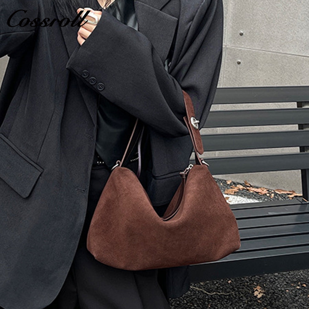Premium sense of retro frosted deerskin velvet bag new niche underarm bag hundred trend fashion crossbody bag