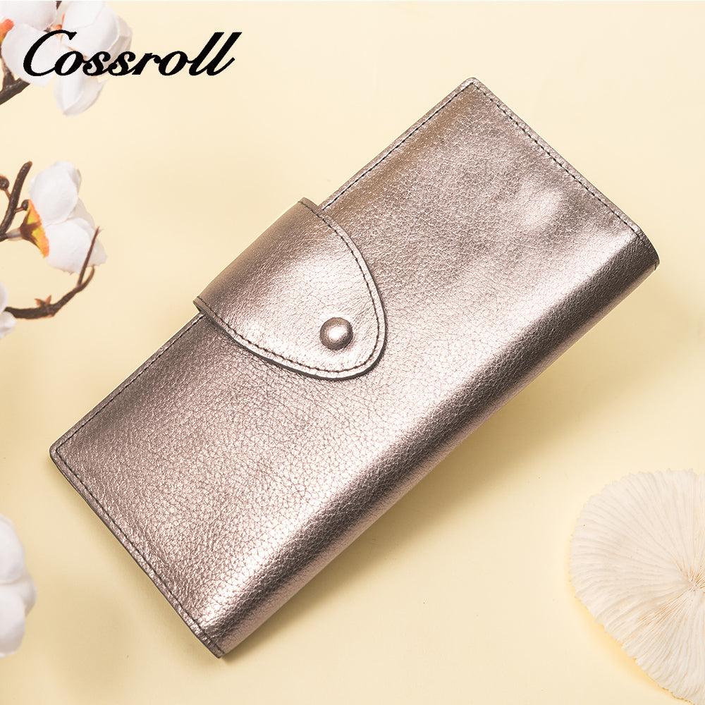 A must-have for the fashionable woman: an exquisite collection of women's leather wallets to express your individuality