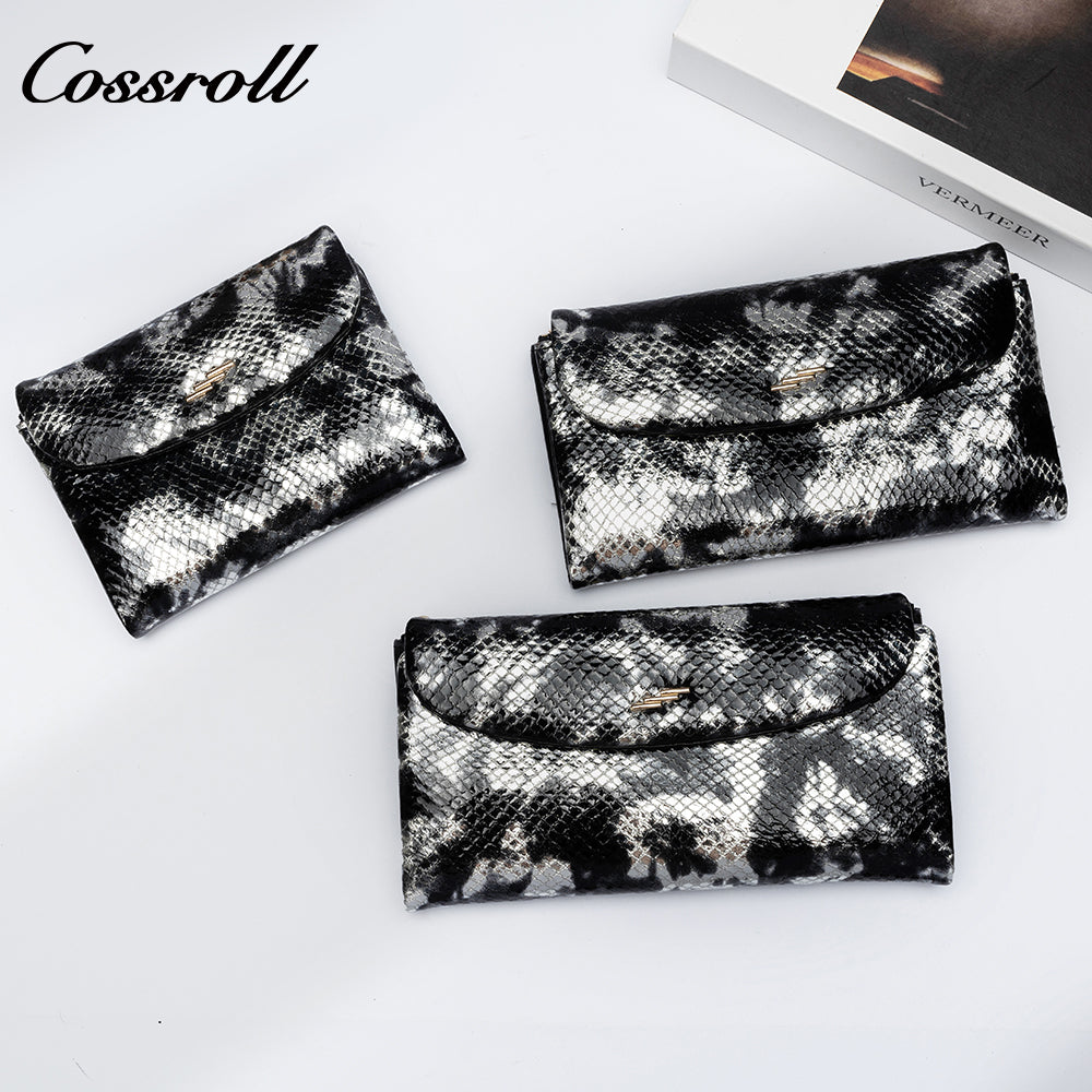 Manufacturers custom foreign trade new wallet female leather short snake wallet cowhide high-end wallet card bag certificate bag