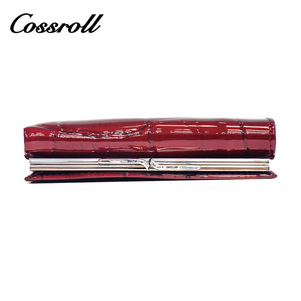 Women Glossy Bifold Short Leather Wallet Manufacturer