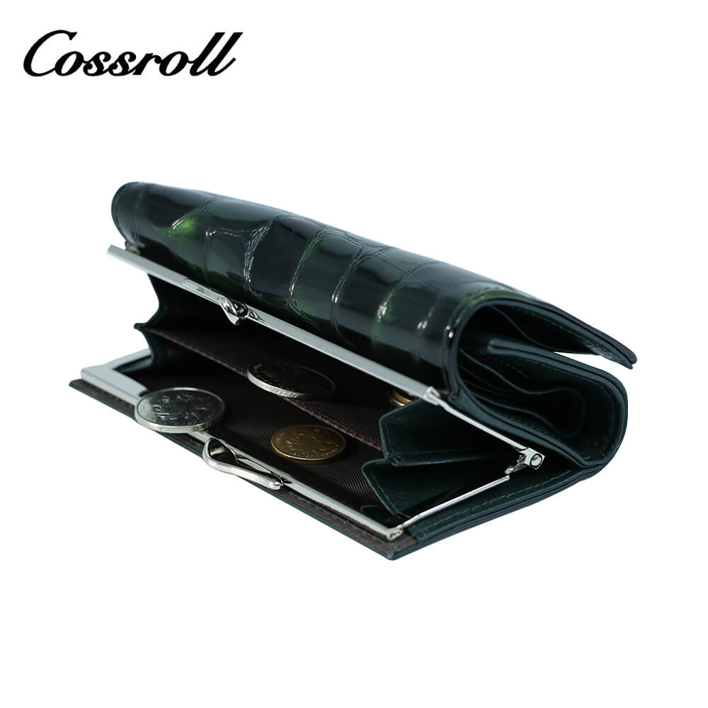 Cossroll Crocodile Ladies Patent Leather Bifold Long Wallets Wholesale